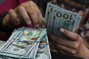 “Philippines’ External Debt Soars to $149 Billion”