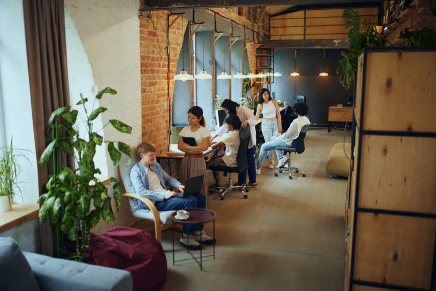 “Flexible Office Spaces Surge in Popularity Amid Tube Strikes, Sparking Outer London Demand”