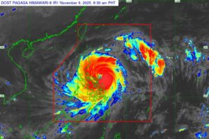 Super Typhoon Uwan Intensifies, Prompting Signal No. 5 in Catanduanes and Surrounding Regions